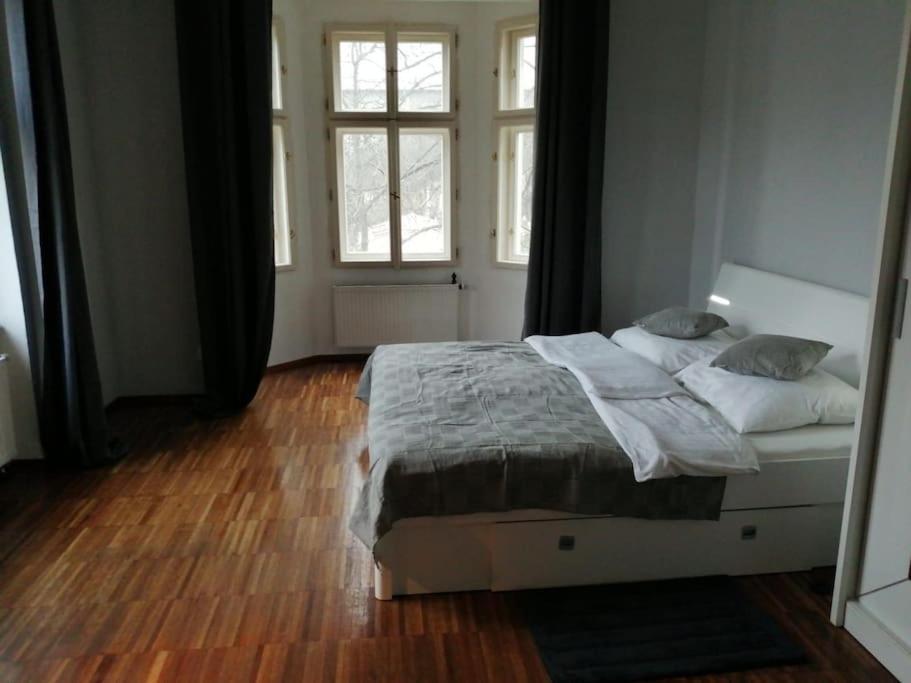 2 Bedrooms Close Vysehrad - Congress Centrum Apartmán